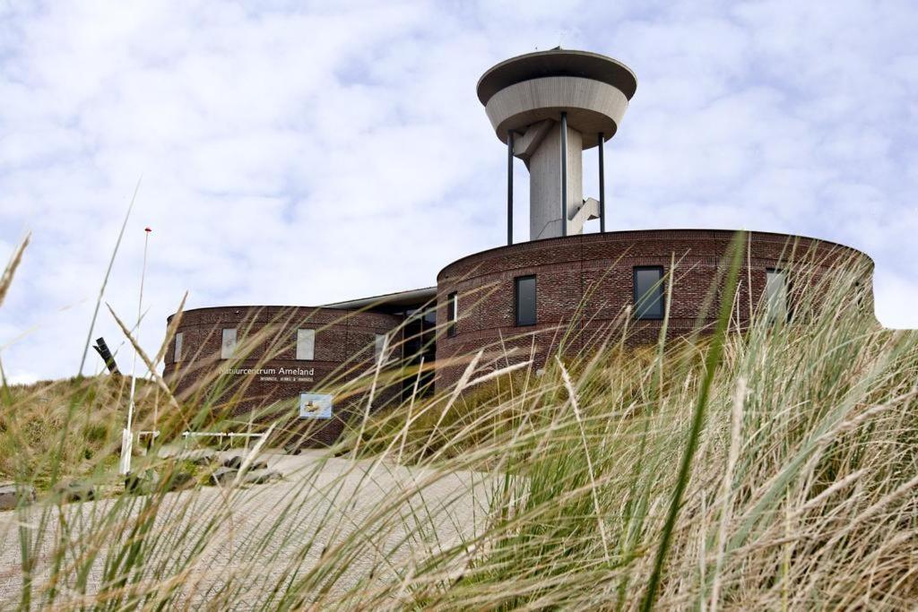 Appartementen STRANDHUYS en DE VUURTOREN - Resort Amelander Kaap met Terras en Gratis Verwarmd Binnen ZWEMBAD Hollum  Exterior foto