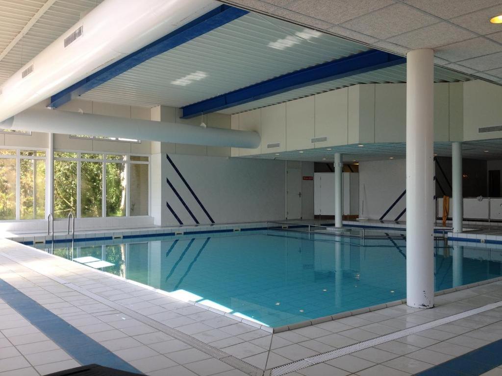 Appartementen STRANDHUYS en DE VUURTOREN - Resort Amelander Kaap met Terras en Gratis Verwarmd Binnen ZWEMBAD Hollum  Exterior foto