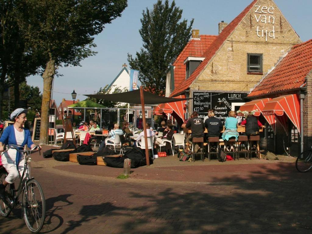 Appartementen STRANDHUYS en DE VUURTOREN - Resort Amelander Kaap met Terras en Gratis Verwarmd Binnen ZWEMBAD Hollum  Exterior foto