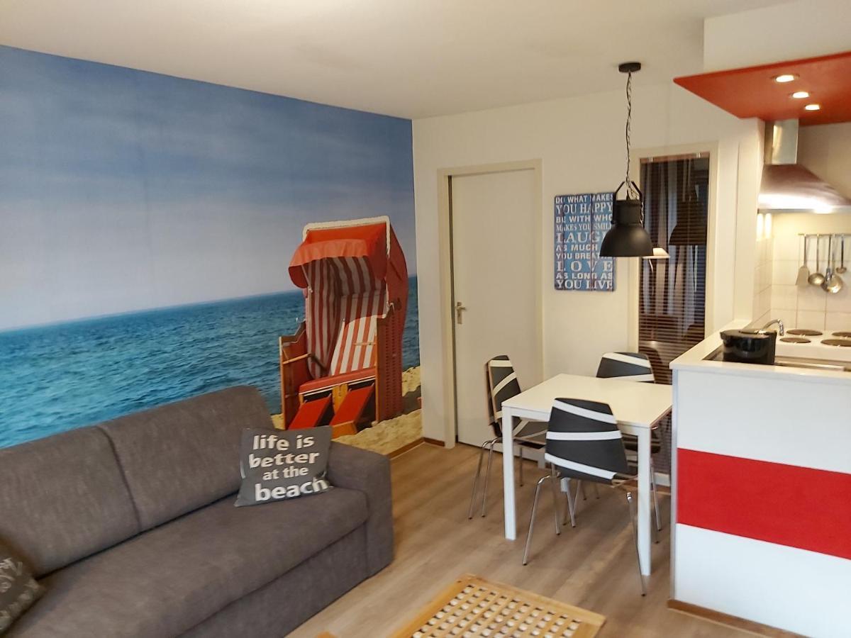 Appartementen STRANDHUYS en DE VUURTOREN - Resort Amelander Kaap met Terras en Gratis Verwarmd Binnen ZWEMBAD Hollum  Exterior foto