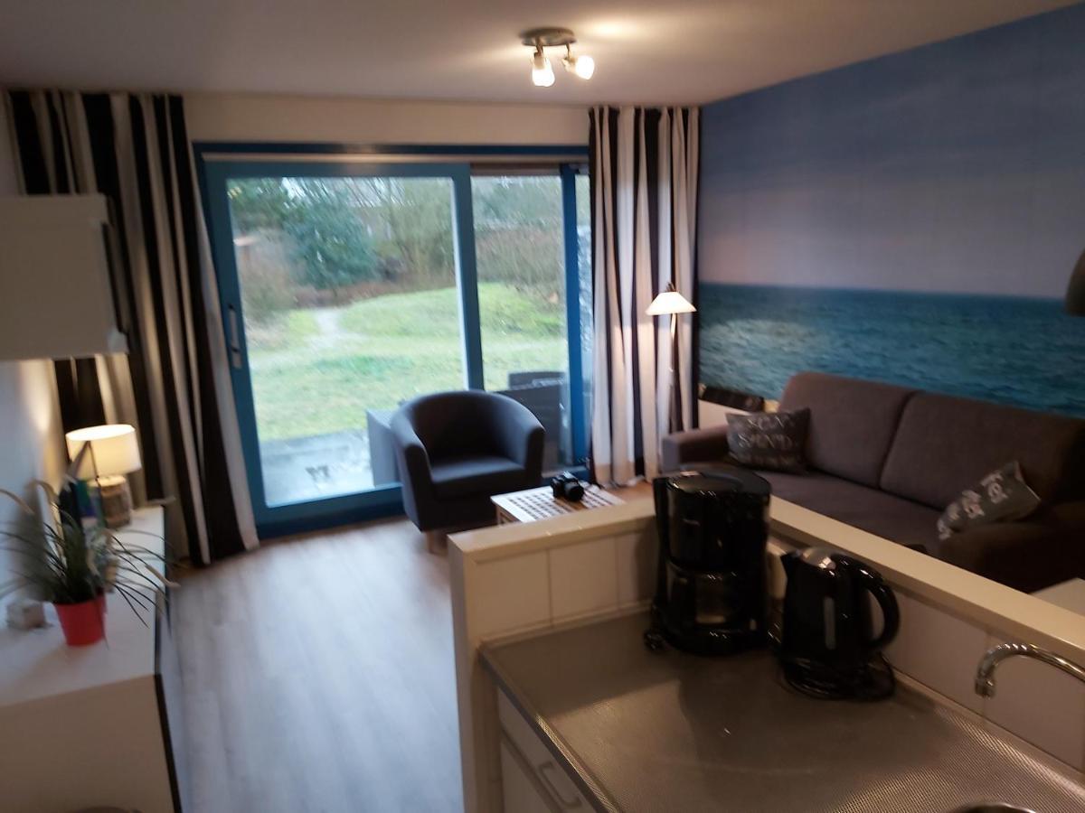 Appartementen STRANDHUYS en DE VUURTOREN - Resort Amelander Kaap met Terras en Gratis Verwarmd Binnen ZWEMBAD Hollum  Exterior foto